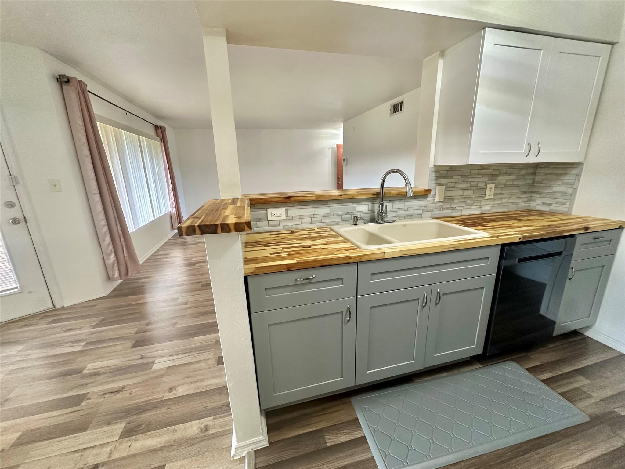 SAILBOAT POINTE CONDO - Residential Lease