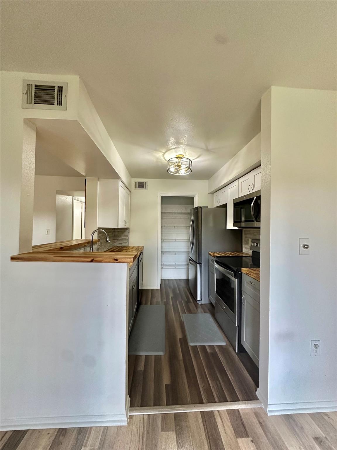 SAILBOAT POINTE CONDO - Residential Lease