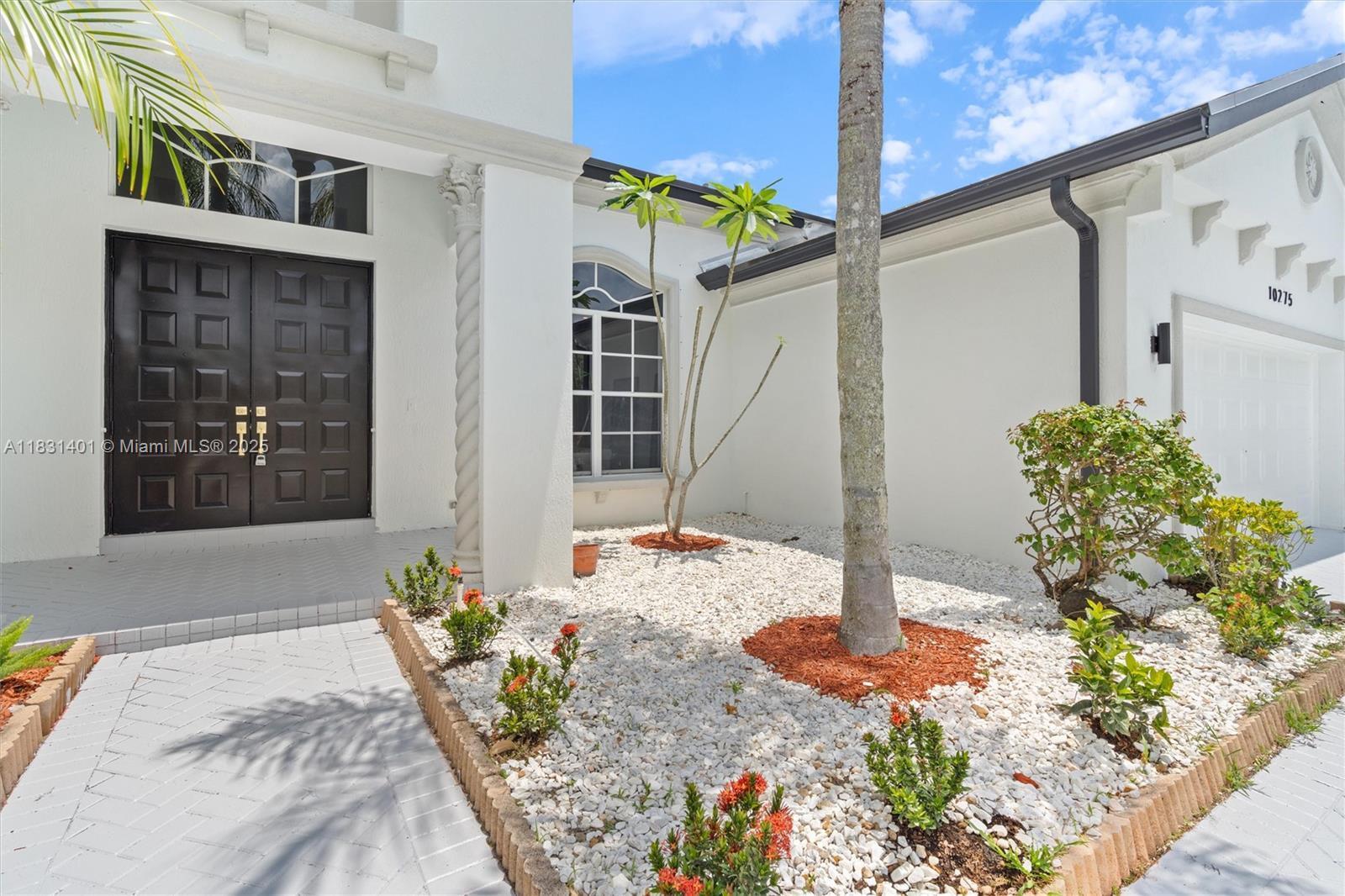 10275 Oak Meadow Lane, Lake Worth, FL, 33449/$889,000 1 10275 Oak Meadow Lane