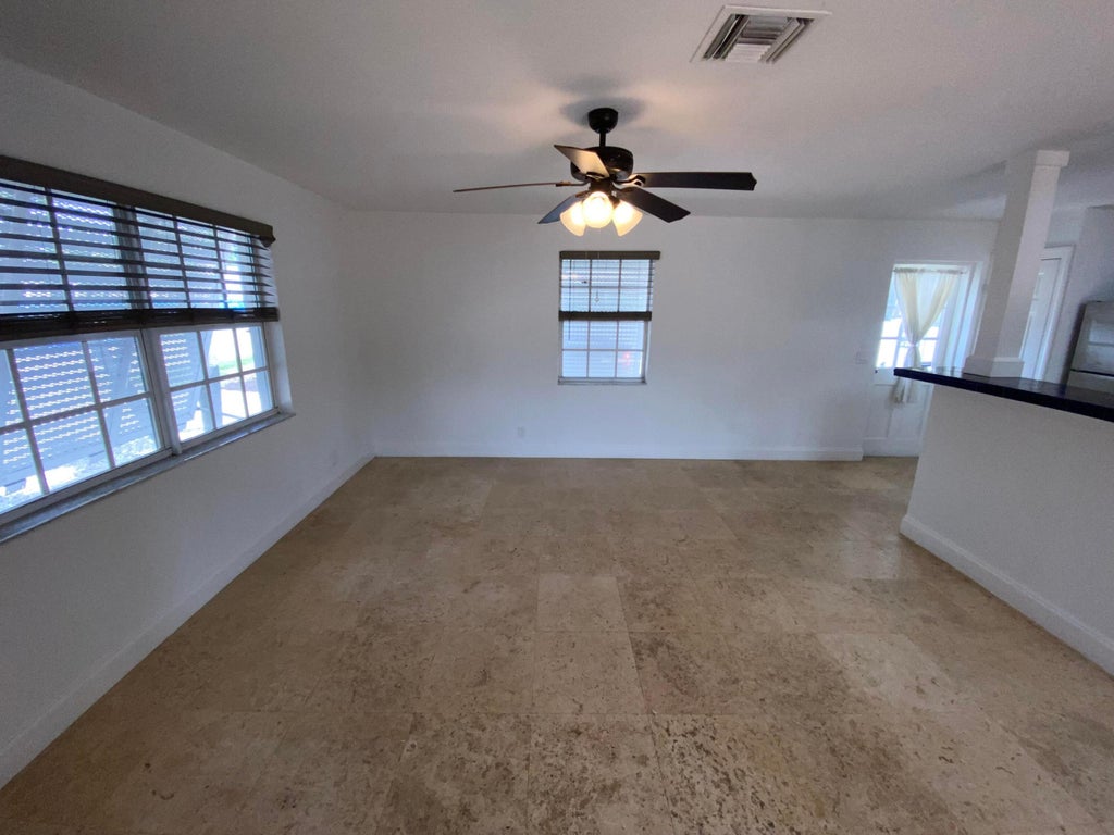 Photo of 210 SE 1st Street, Boynton Beach, FL 33435 (MLS # B26060155)