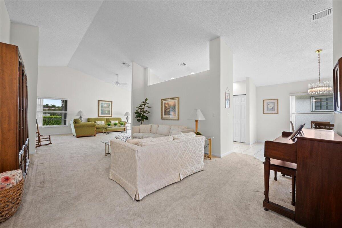 3549 Dora Lane