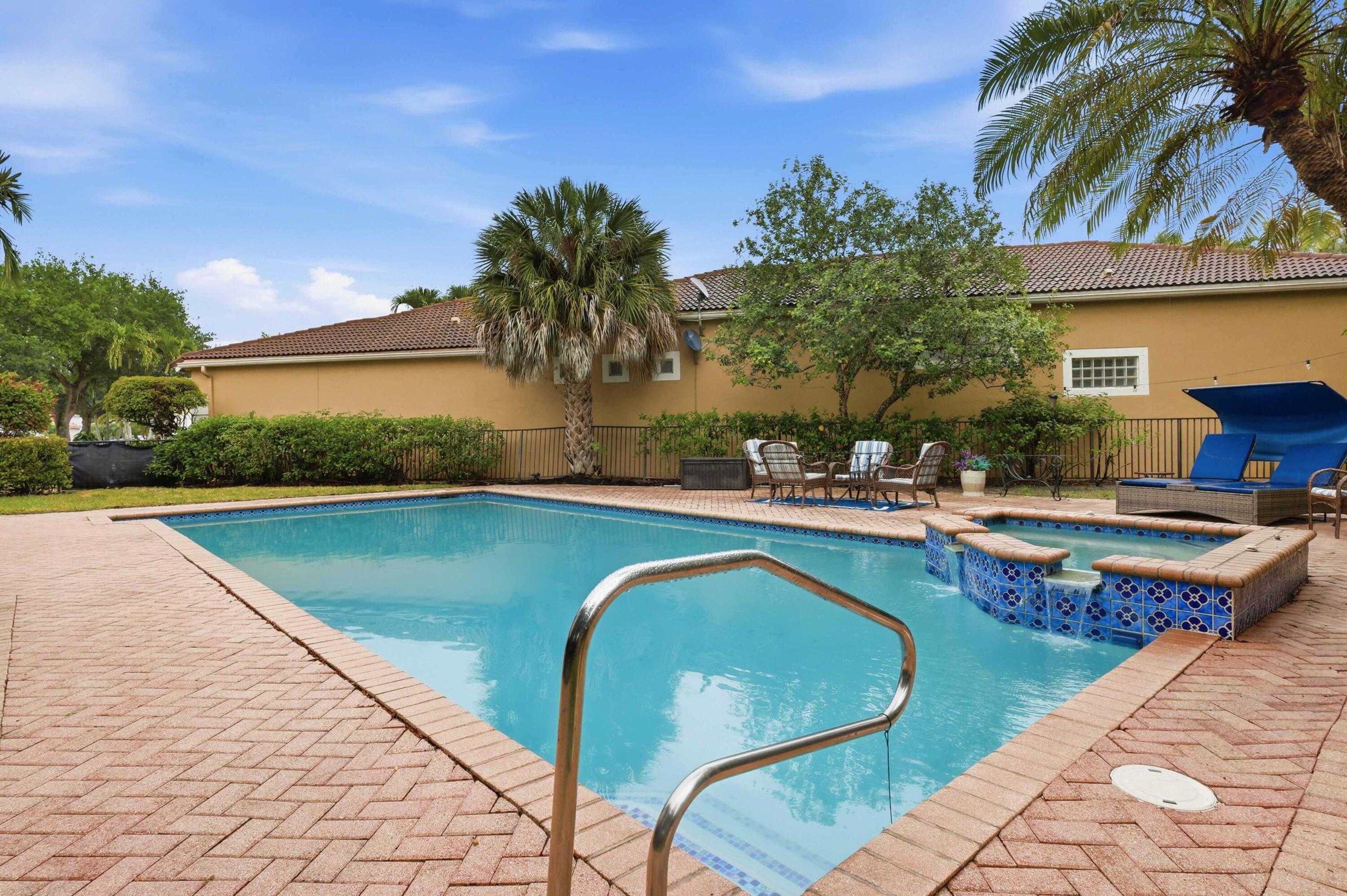 HERON BAY FOUR - Residential