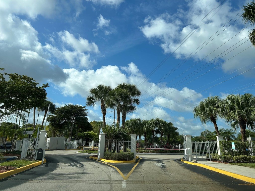 Sun Vista Gardens Condo - Residential