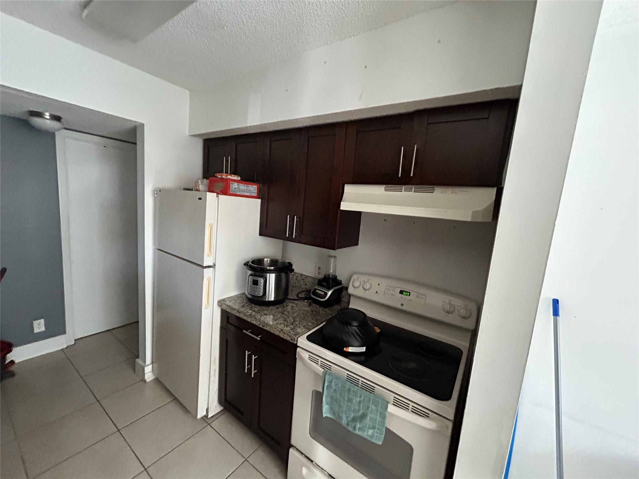Sun Vista Gardens Condo - Residential