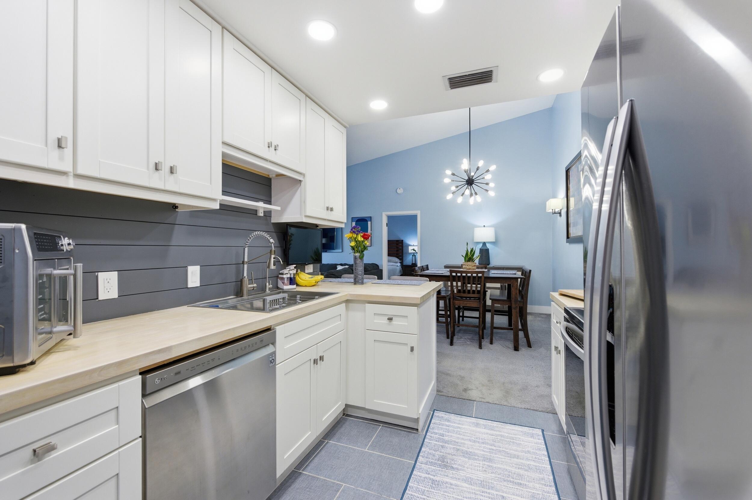 PINECROFT CONDO - Residential