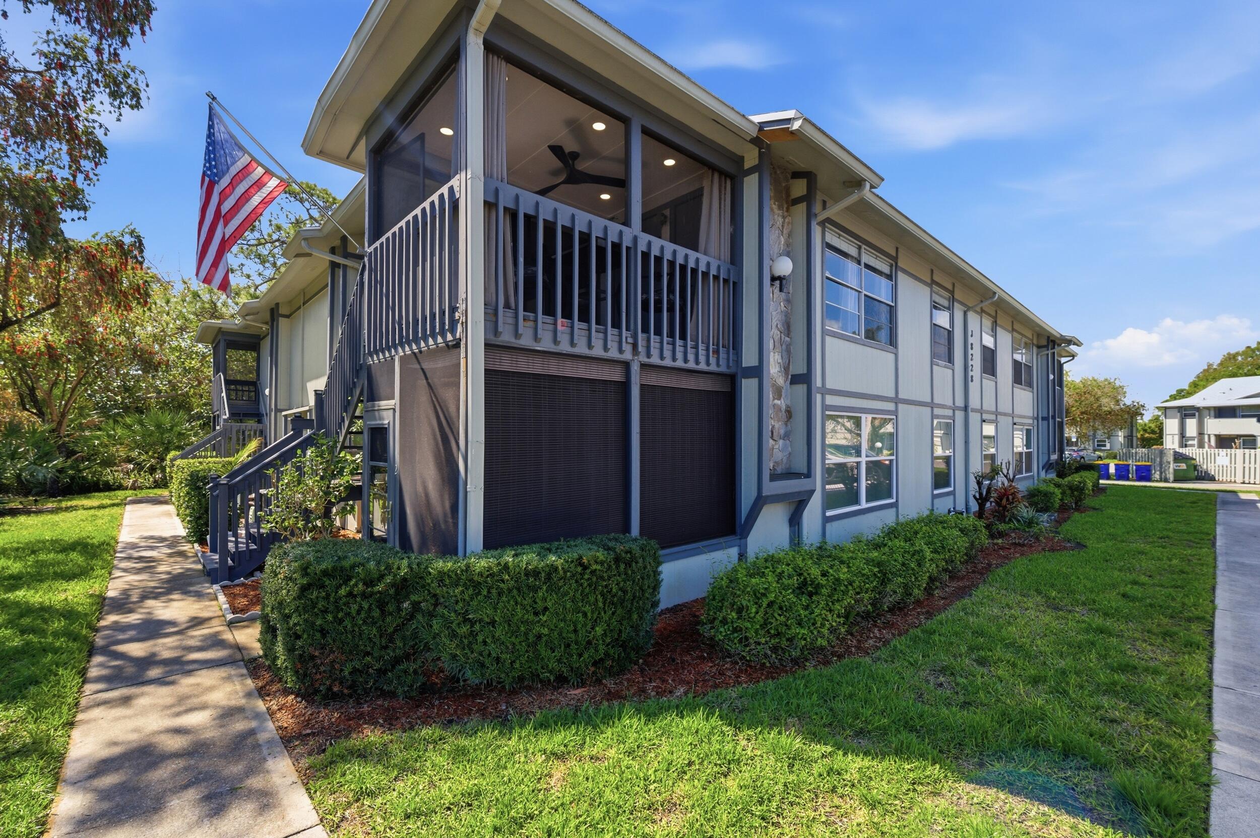 PINECROFT CONDO - Residential