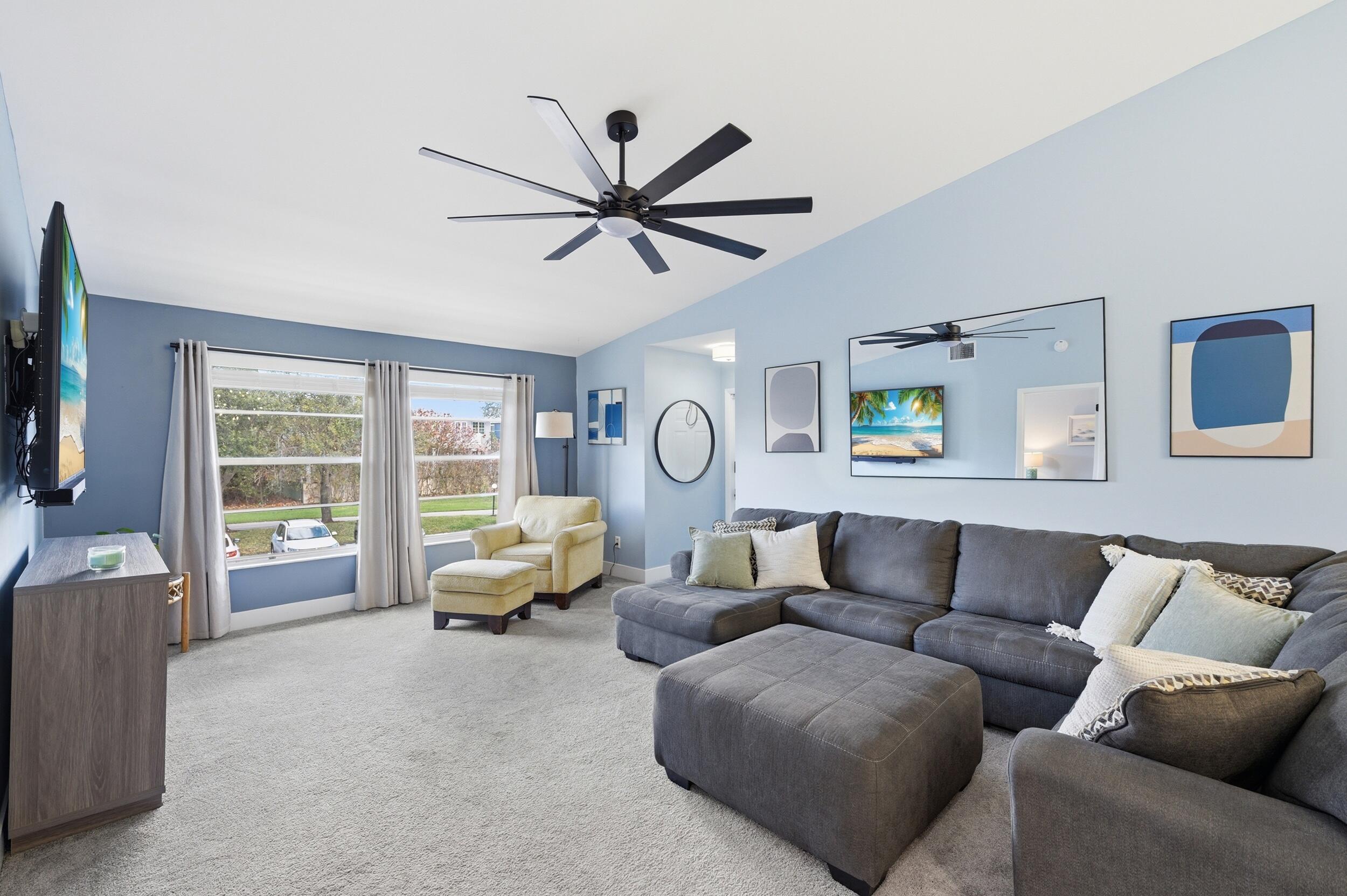 PINECROFT CONDO - Residential