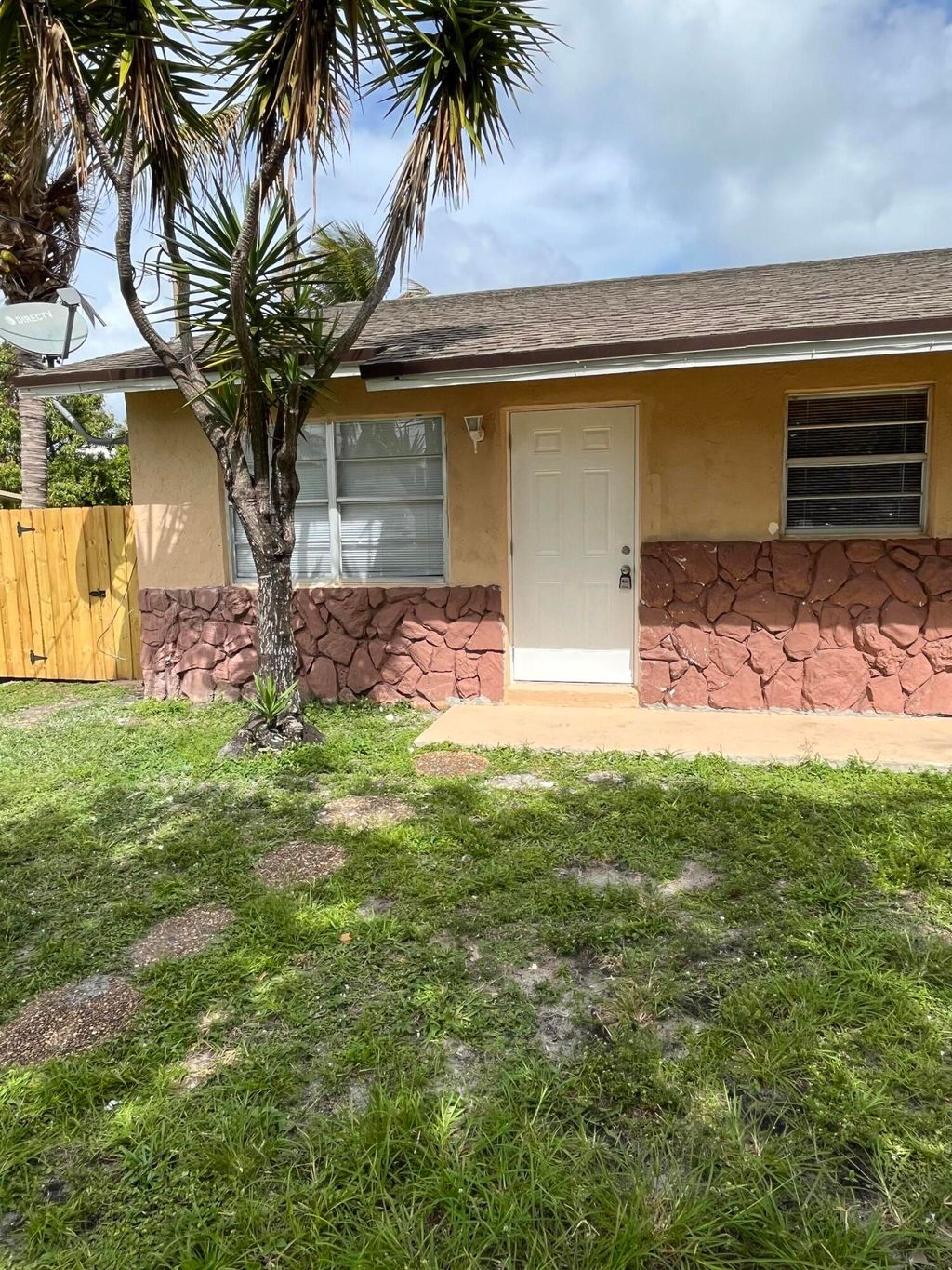 Photo of 1045 Miami Boulevard, Delray Beach, FL 33483 (MLS # B26010561)