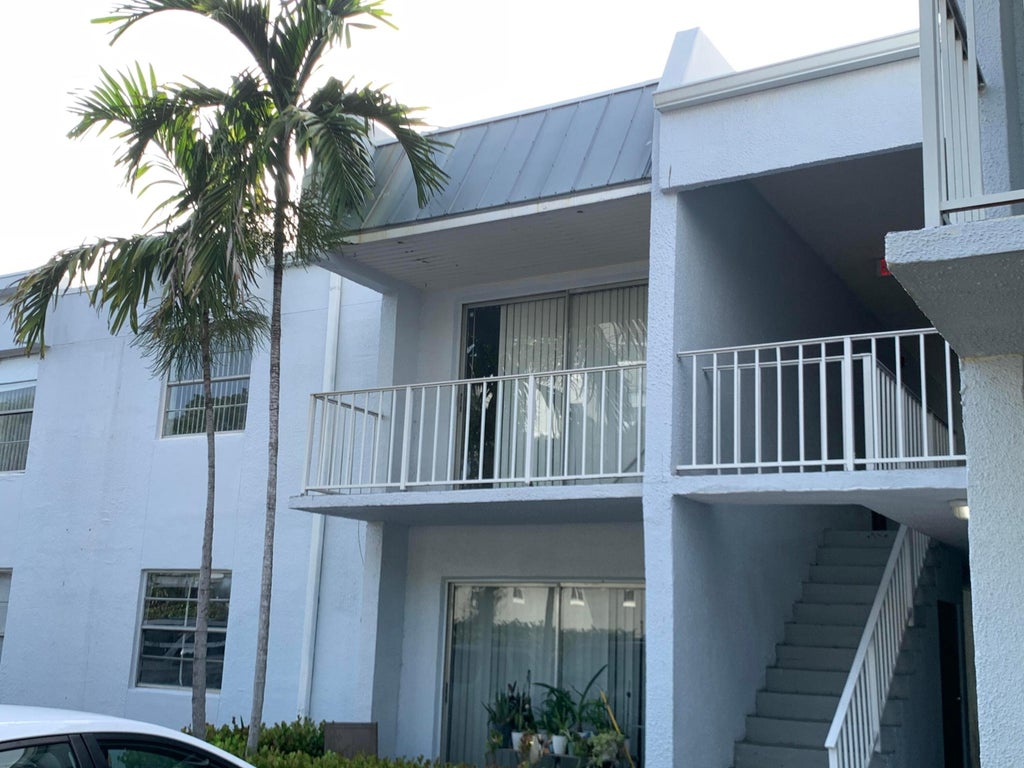 Photo of 431 Executive Center Drive #206, West Palm Beach, FL 33401 (MLS # B26069566)