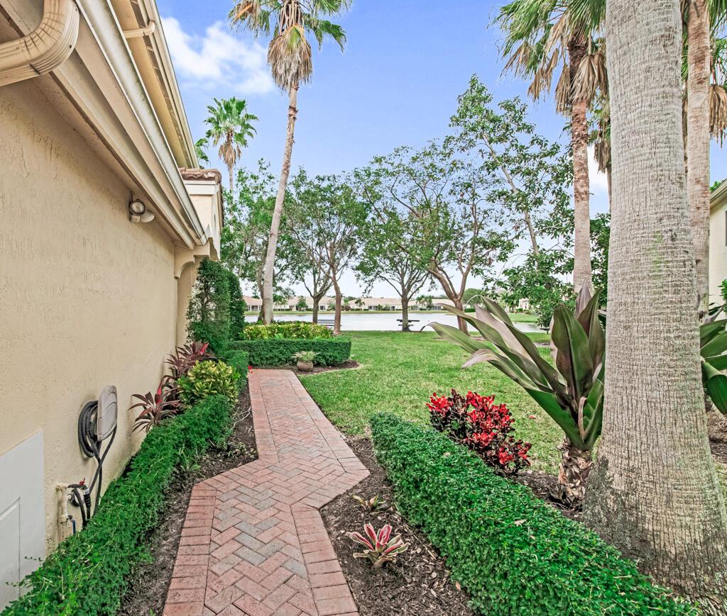 9773 Bowline Drive 203
