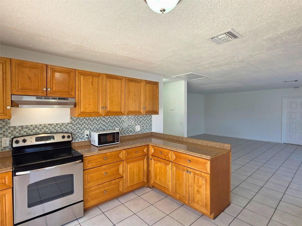 Photo of 928 S Federal Highway #25, Lake Worth Beach, FL 33460 (MLS # F10541473)