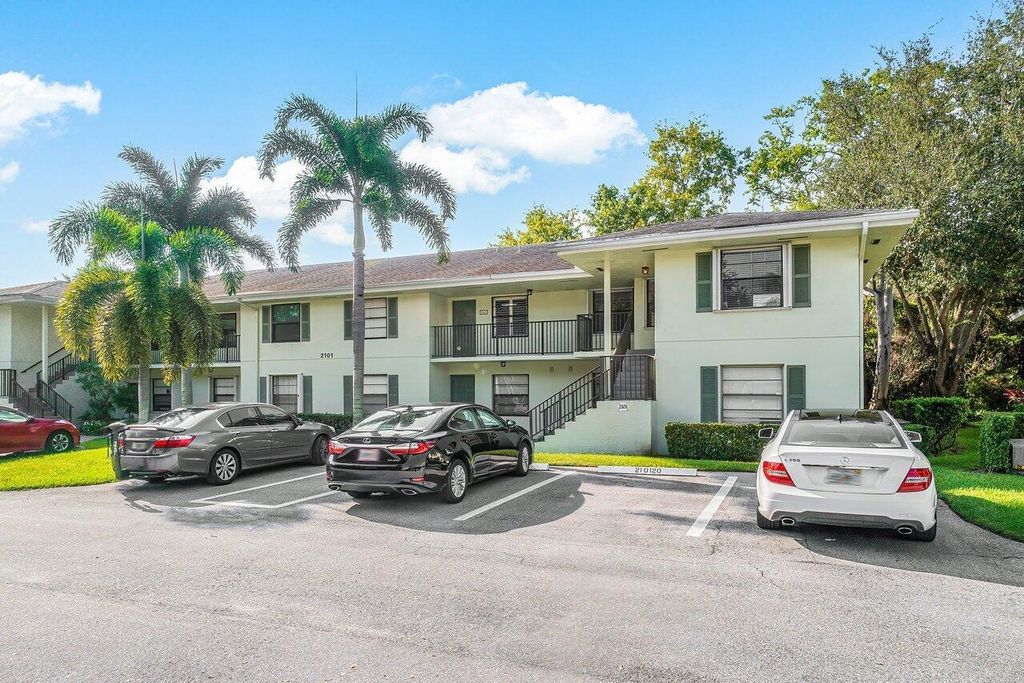 Photo of 2101 Sabal Ridge Court #H, Palm Beach Gardens, FL 33418 (MLS # R10927328)