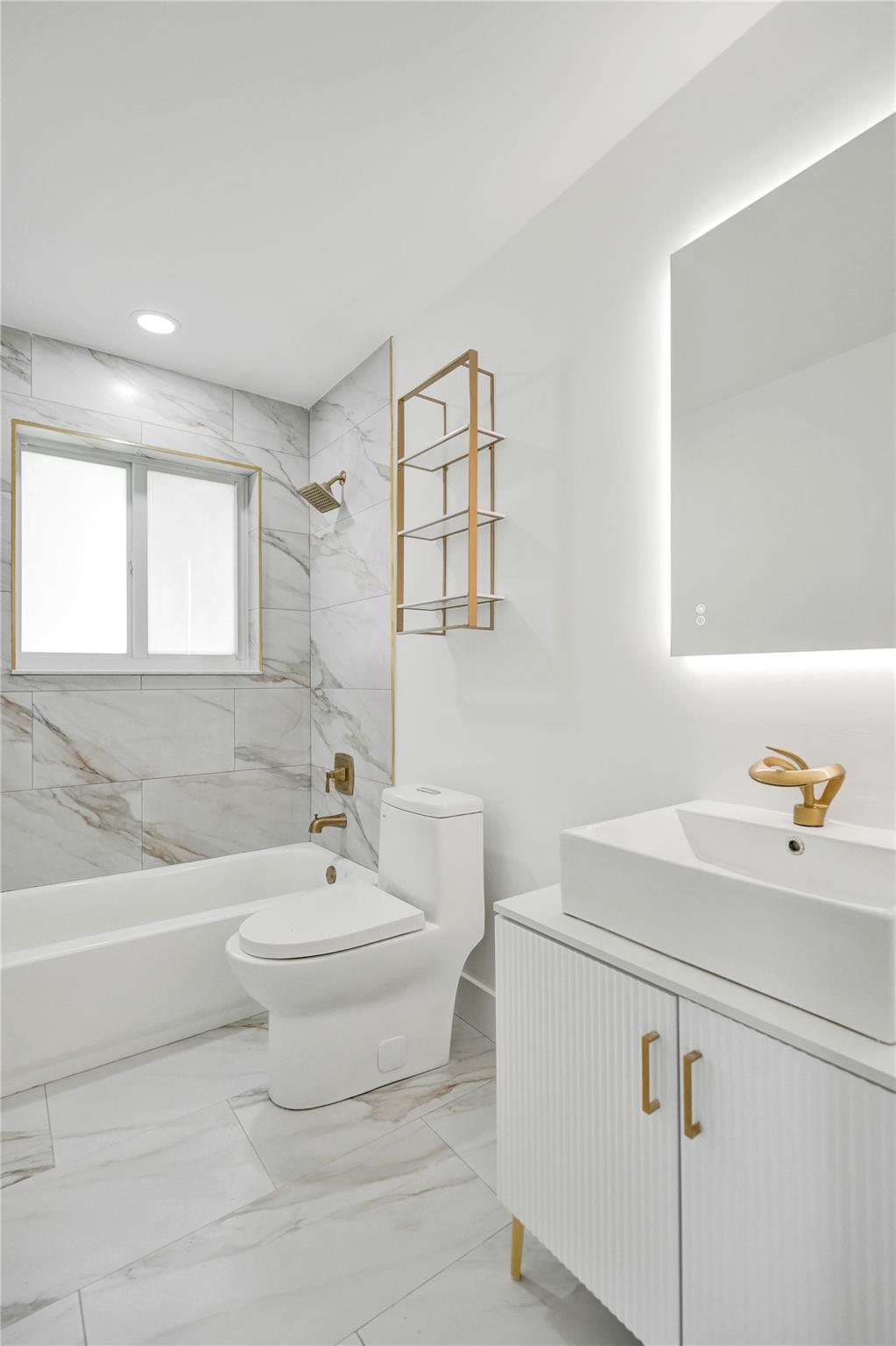 Lloyd Estates 25-47 B - Residential