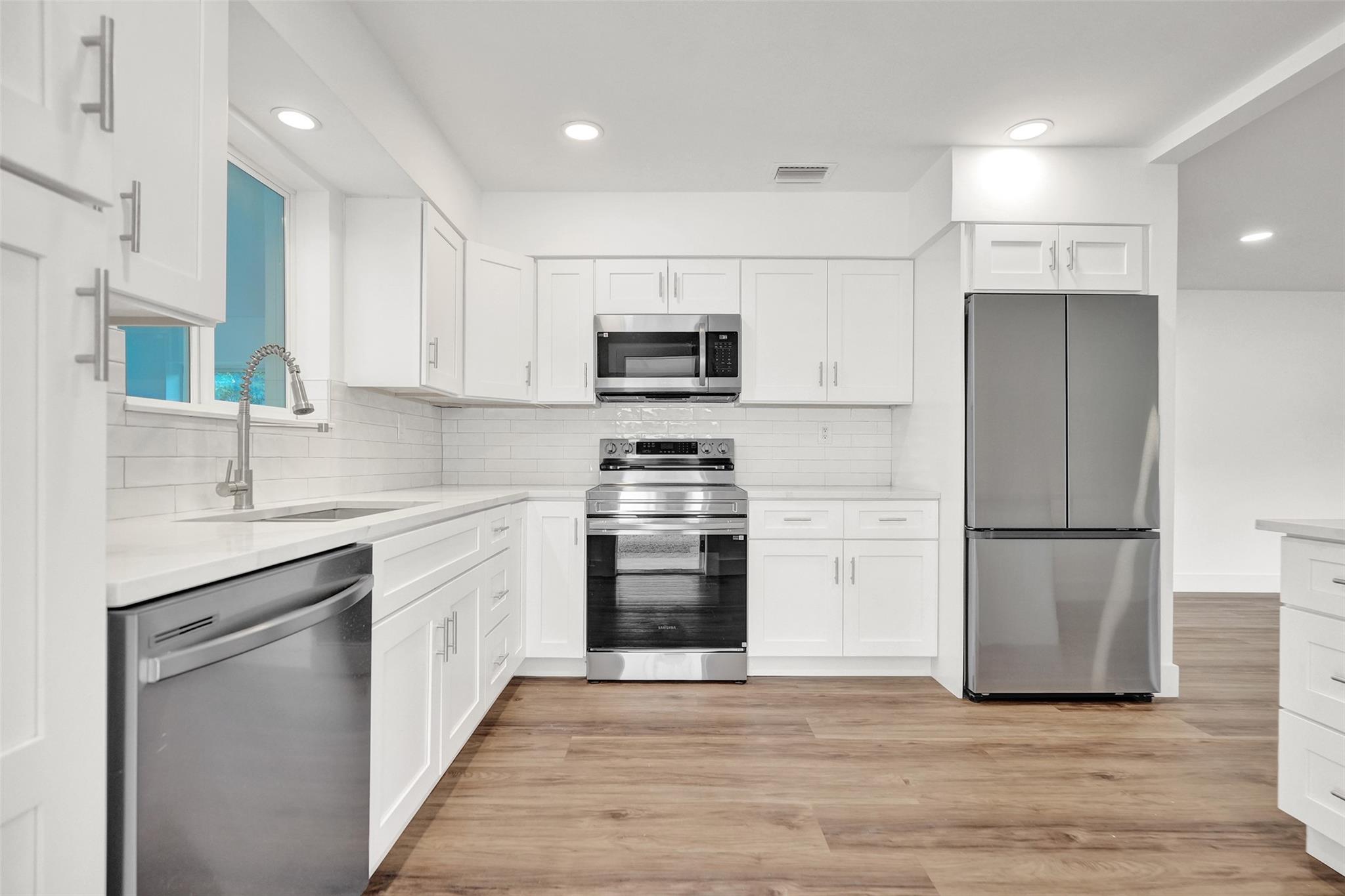 Lloyd Estates 25-47 B - Residential