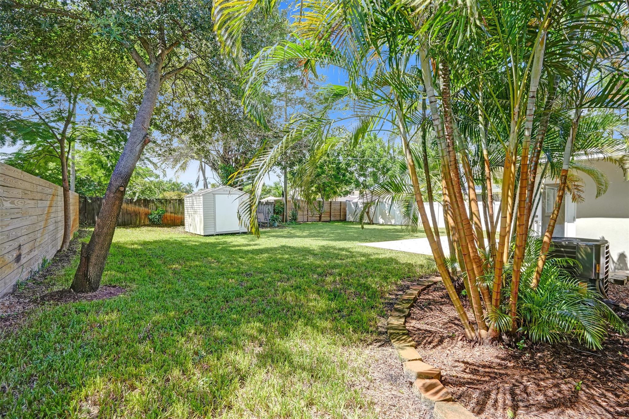 Lloyd Estates 25-47 B - Residential
