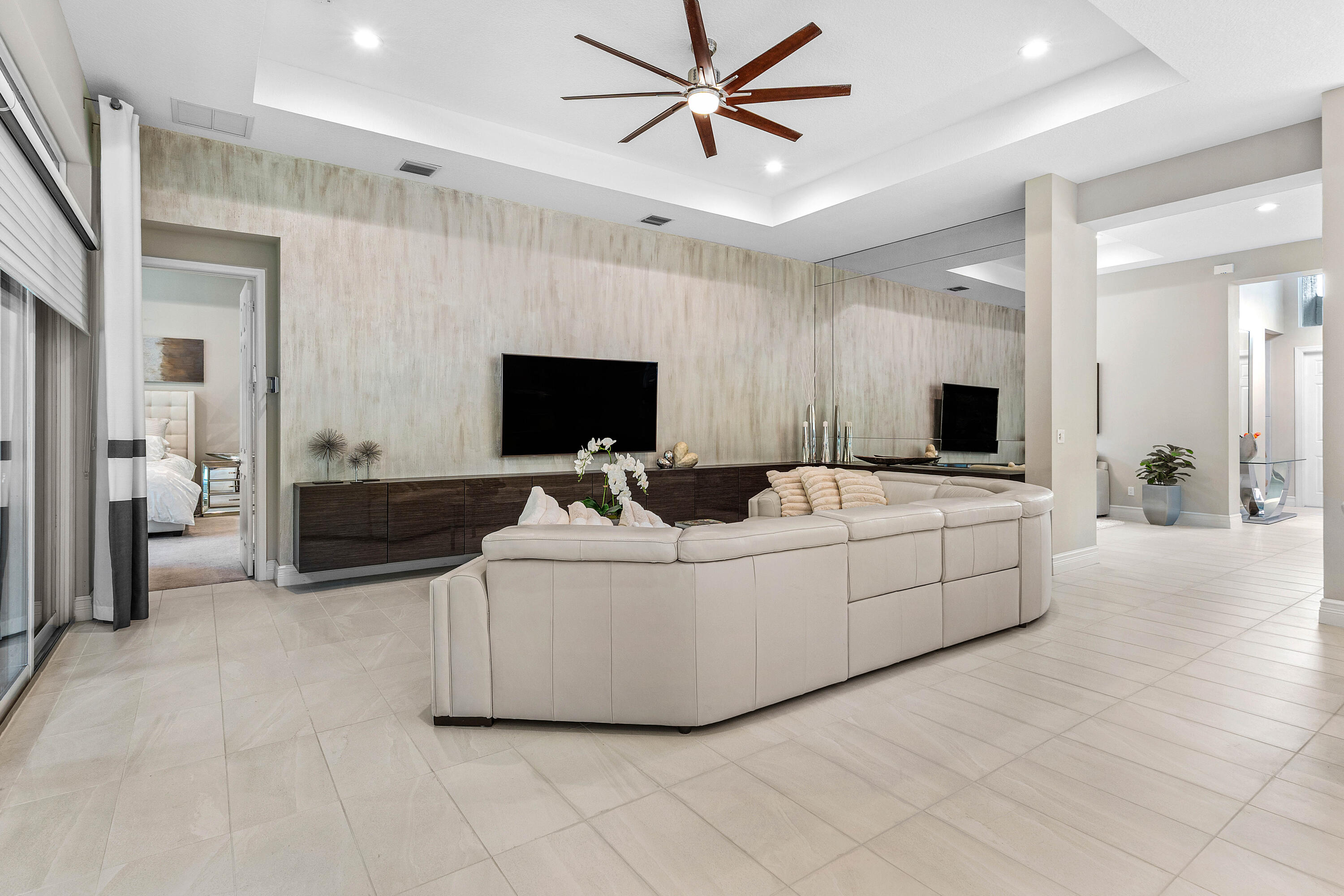 Valencia Bay - Residential