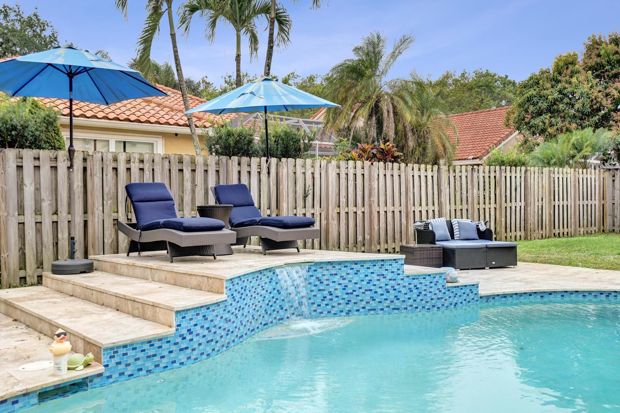 EMBASSY LAKES PHASE II - Residential