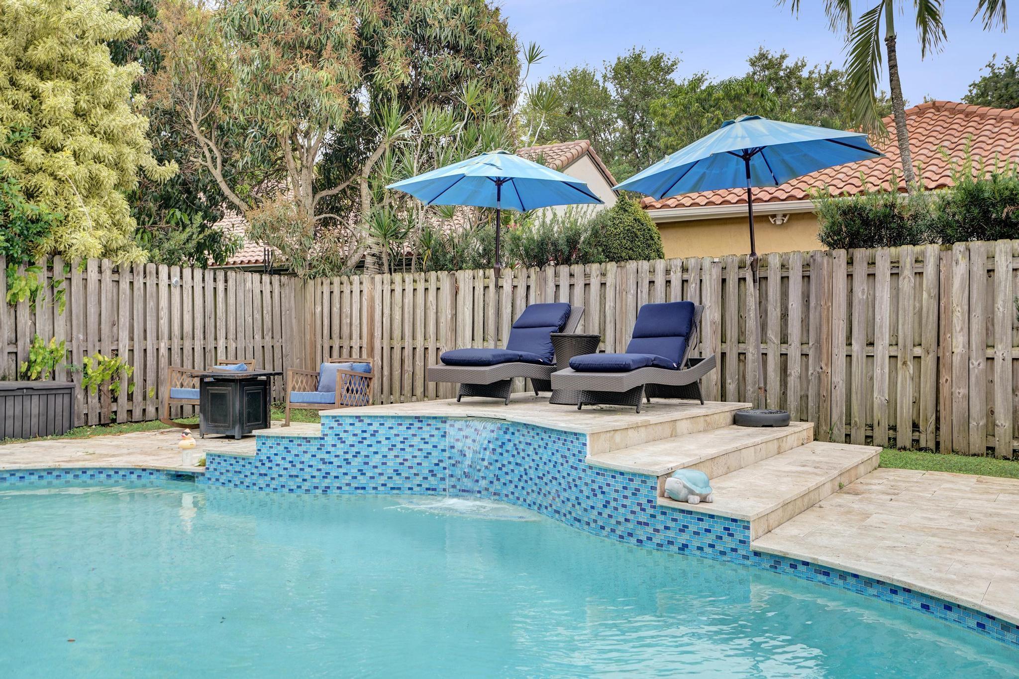 EMBASSY LAKES PHASE II - Residential