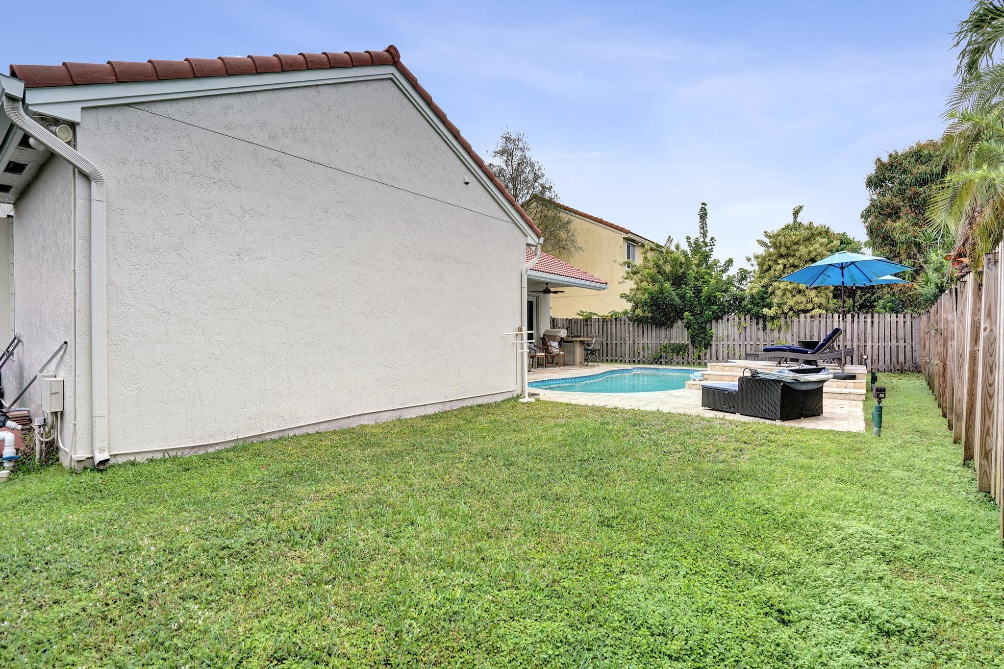 EMBASSY LAKES PHASE II - Residential