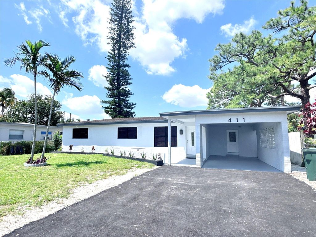 Photo of 411 SW 31 Avenue, Fort Lauderdale, FL 33312 (MLS # F10504818)