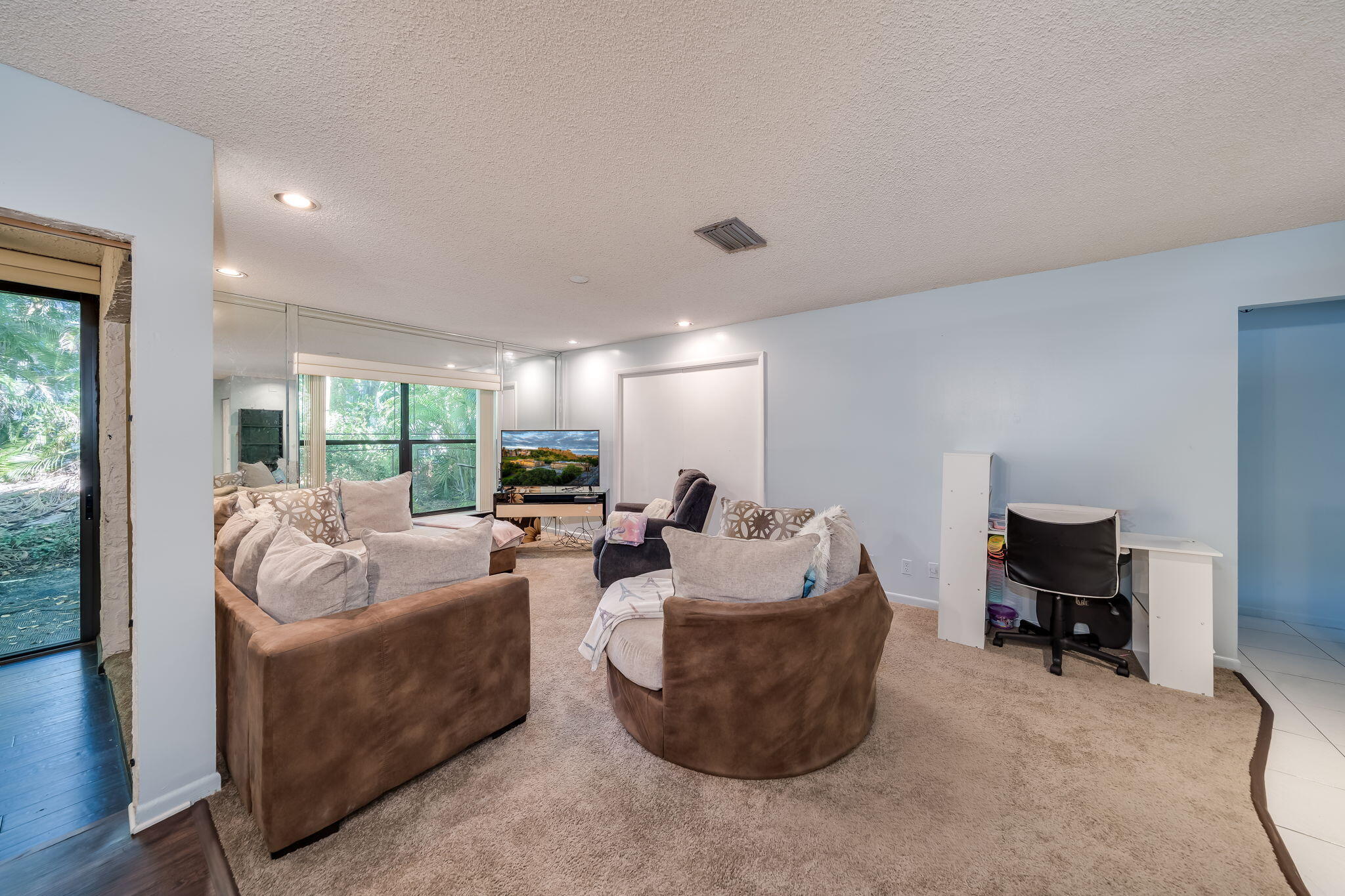 POND APPLE PLACE III - Residential