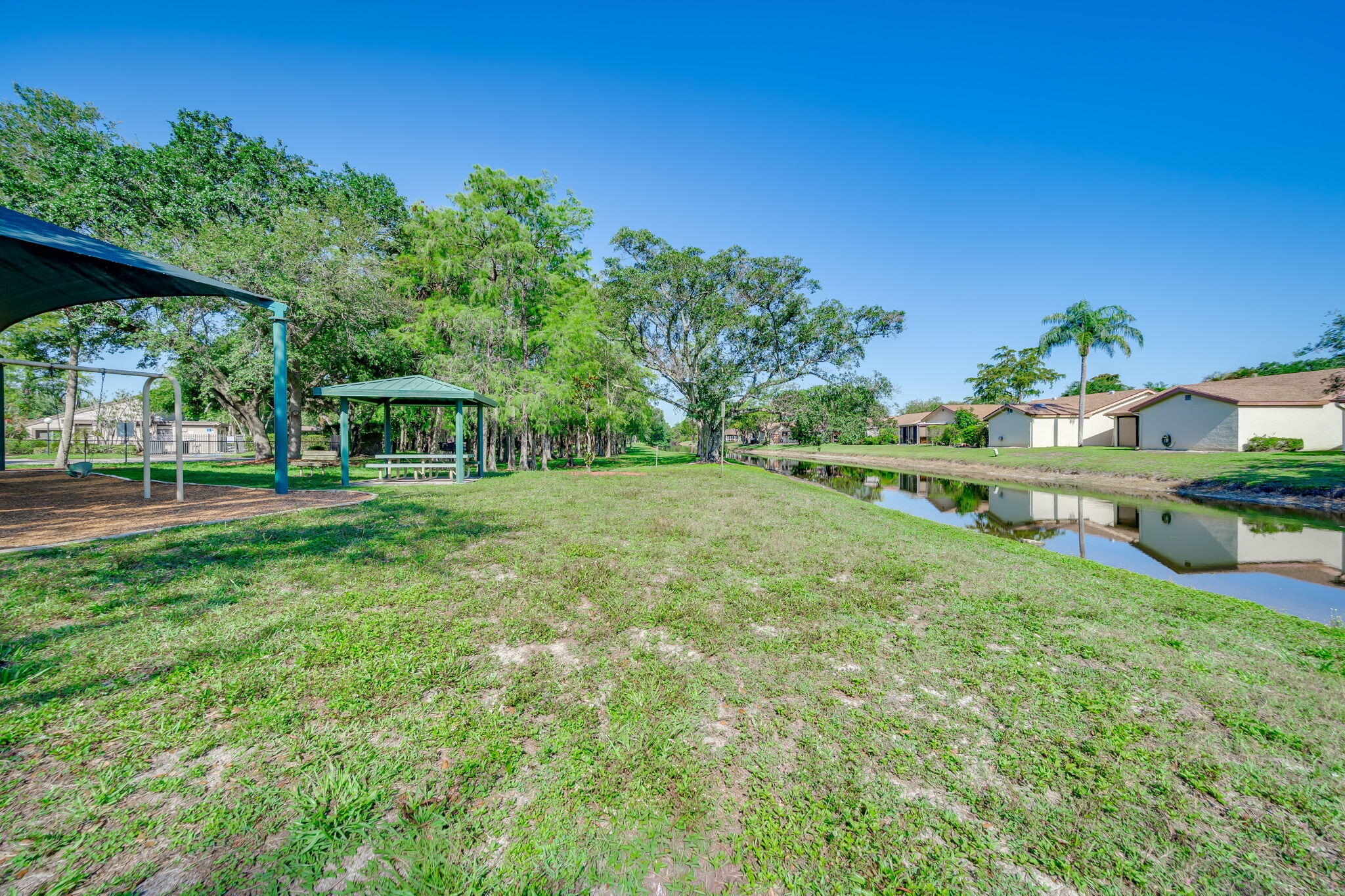 POND APPLE PLACE III - Residential