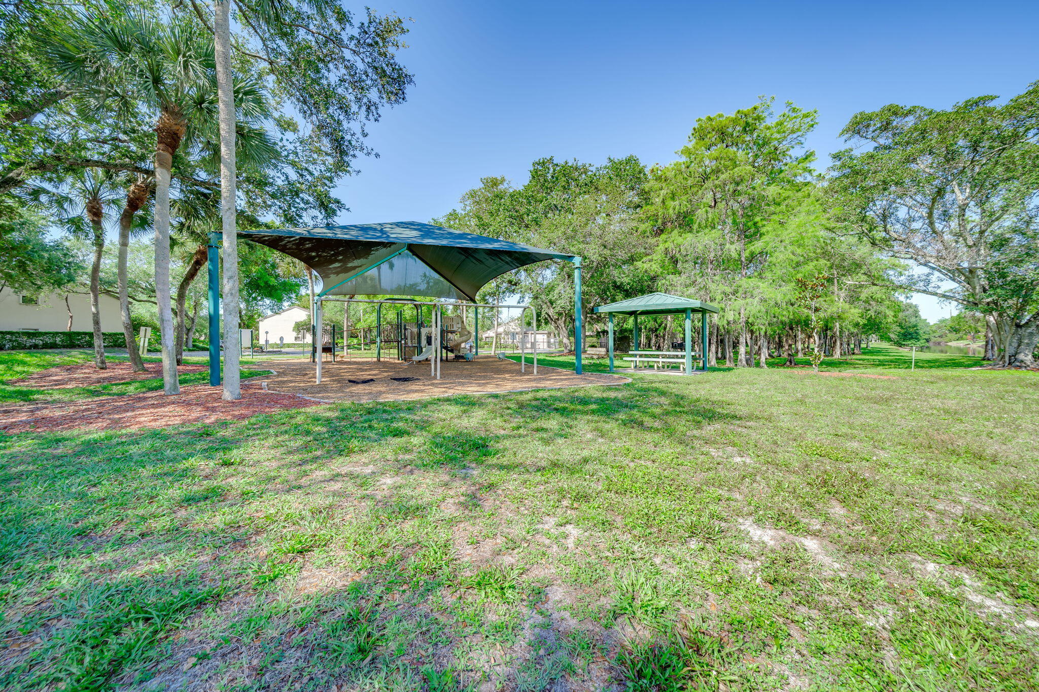POND APPLE PLACE III - Residential