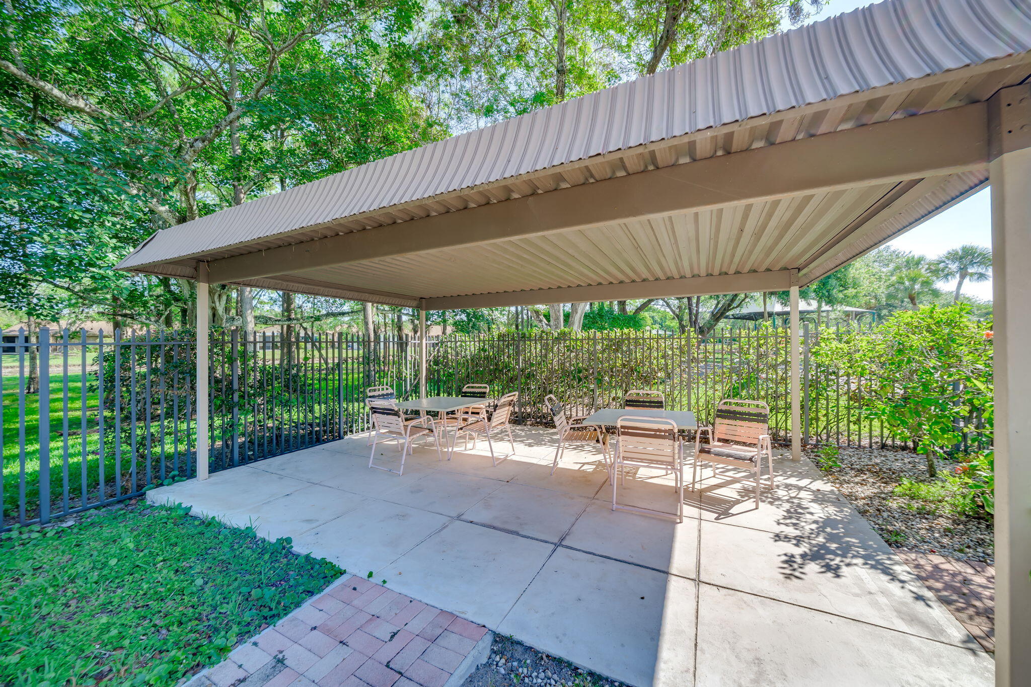 POND APPLE PLACE III - Residential