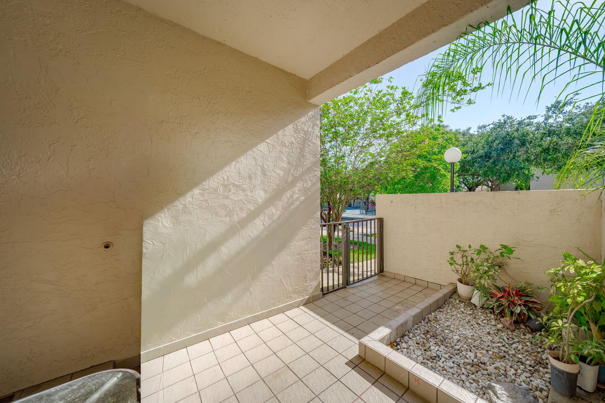 POND APPLE PLACE III - Residential