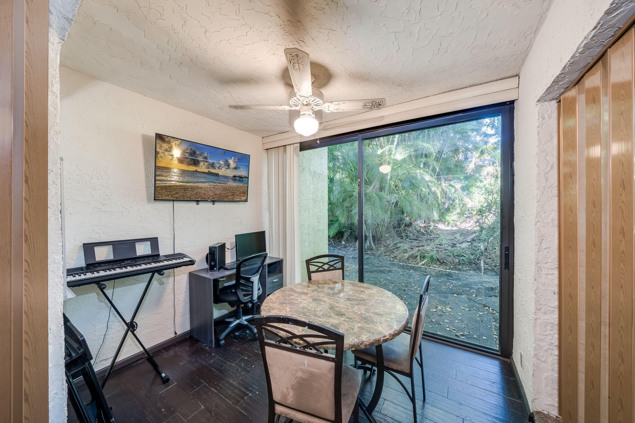POND APPLE PLACE III - Residential