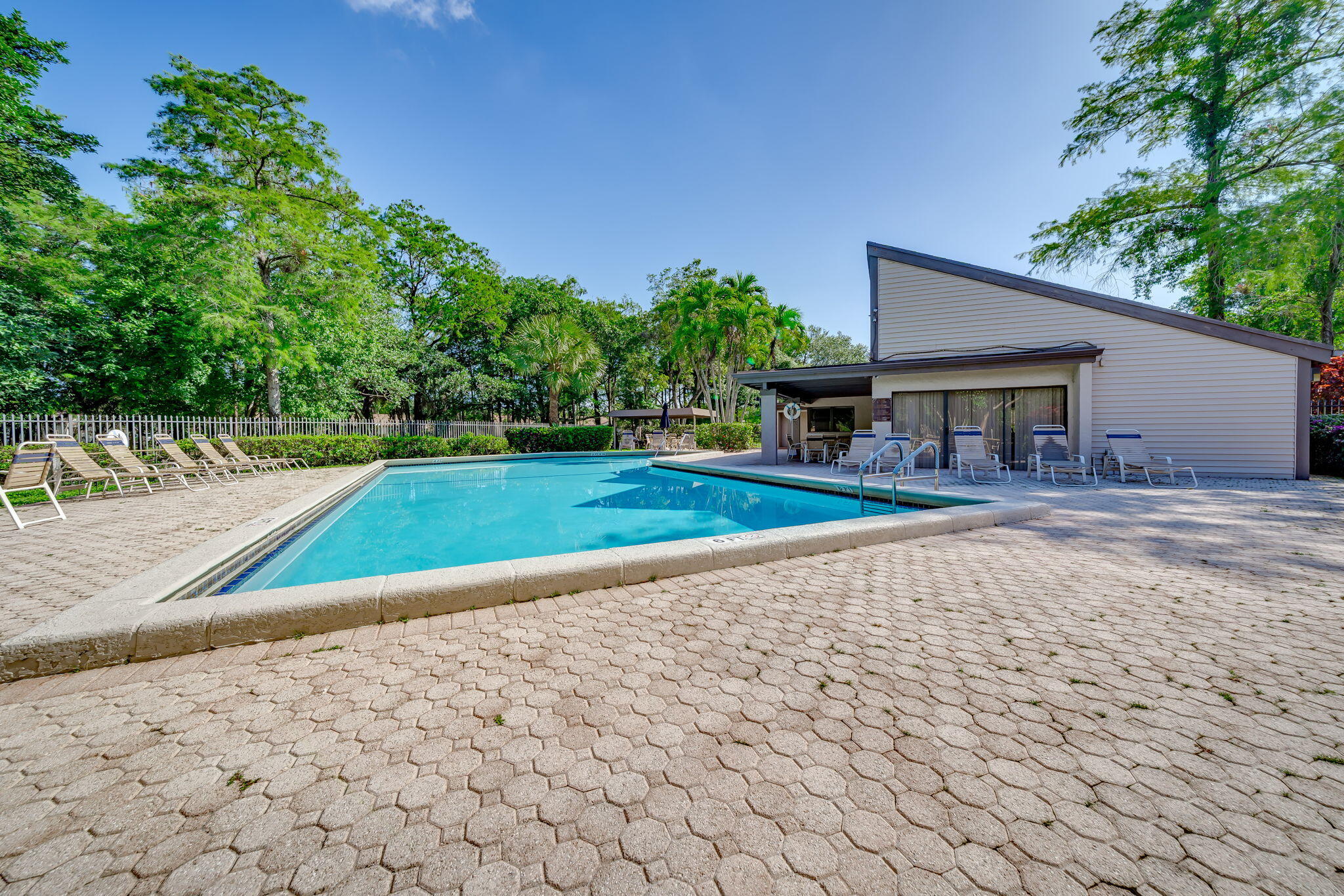 POND APPLE PLACE III - Residential
