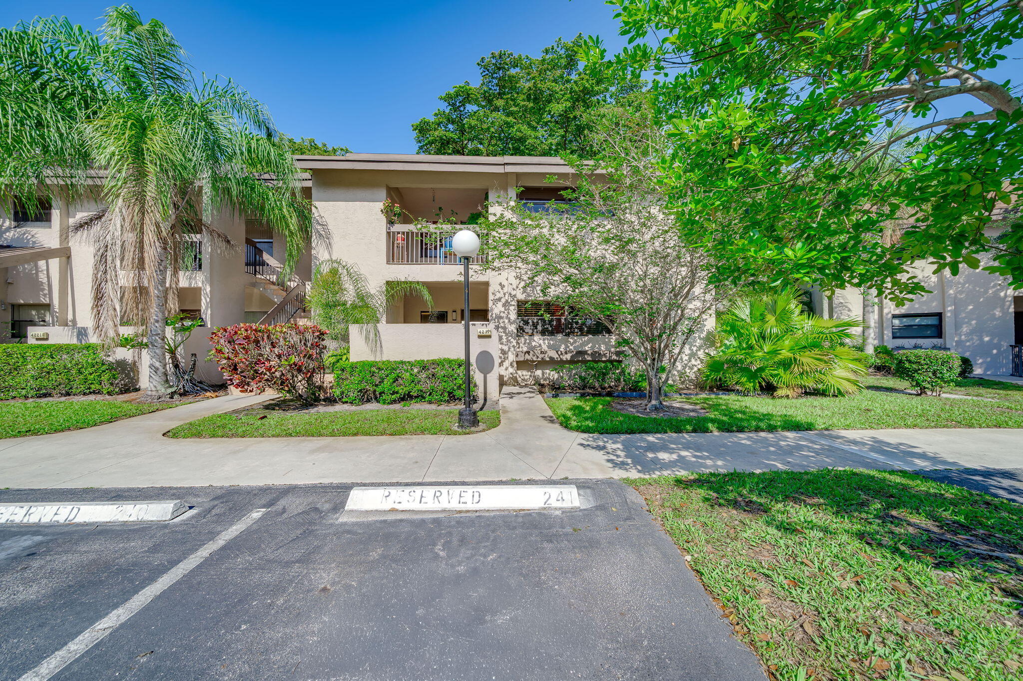 POND APPLE PLACE III - Residential