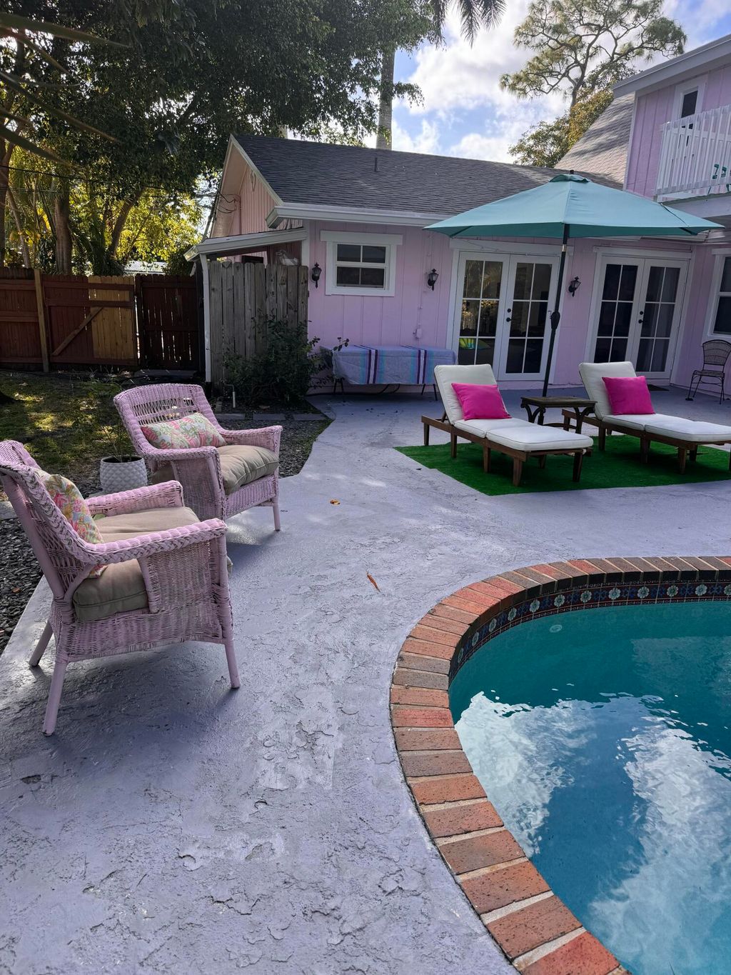 Photo of 1256 Palmetto Road, Haverhill, FL 33417 (MLS # B26011058)