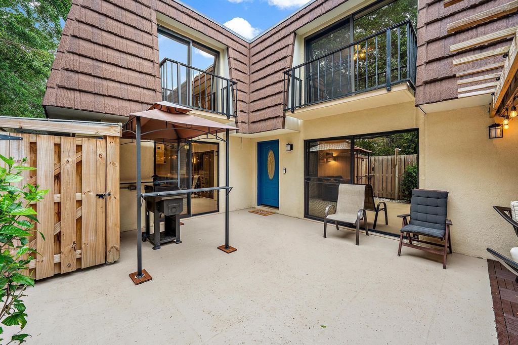 Photo of 2019 20th Lane, Palm Beach Gardens, FL 33418 (MLS # R10942459)