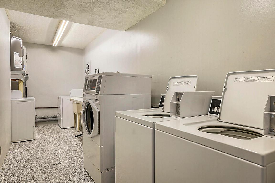 HARBOUR EAST HOUSE CONDO - Residential