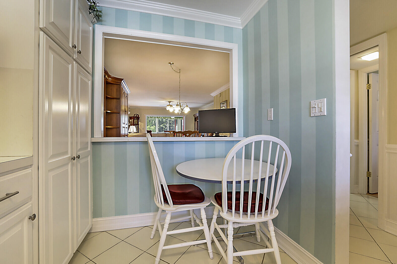 HARBOUR EAST HOUSE CONDO - Residential