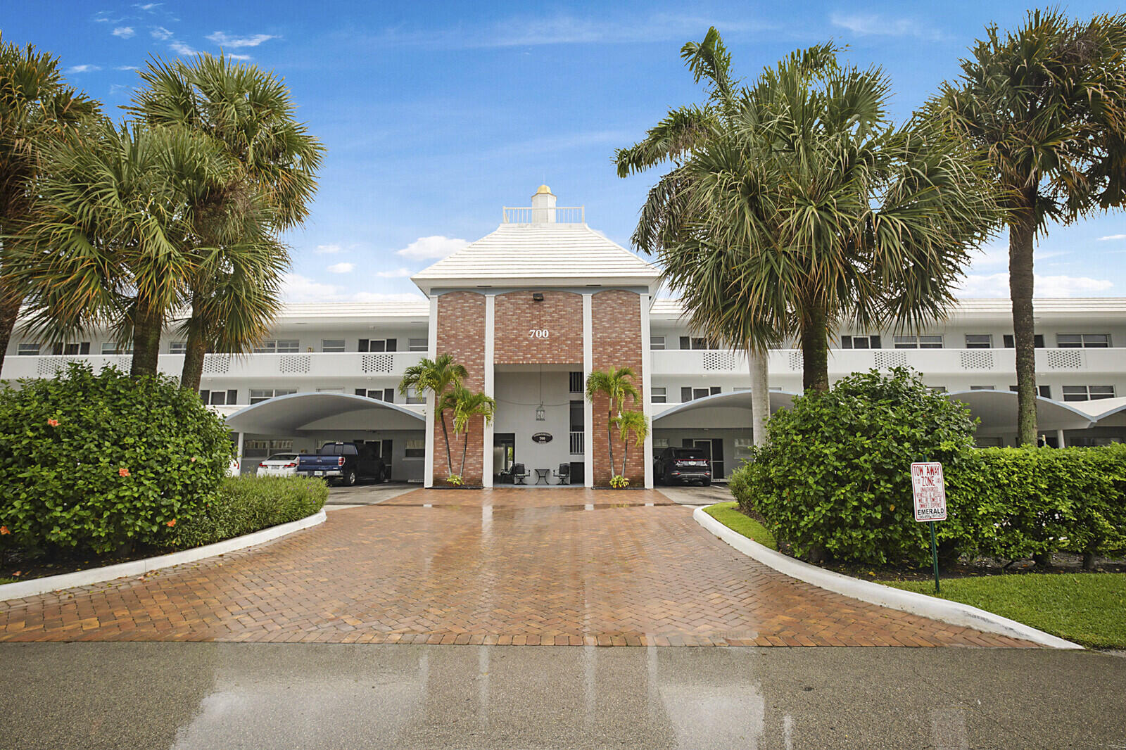 HARBOUR EAST HOUSE CONDO - Residential
