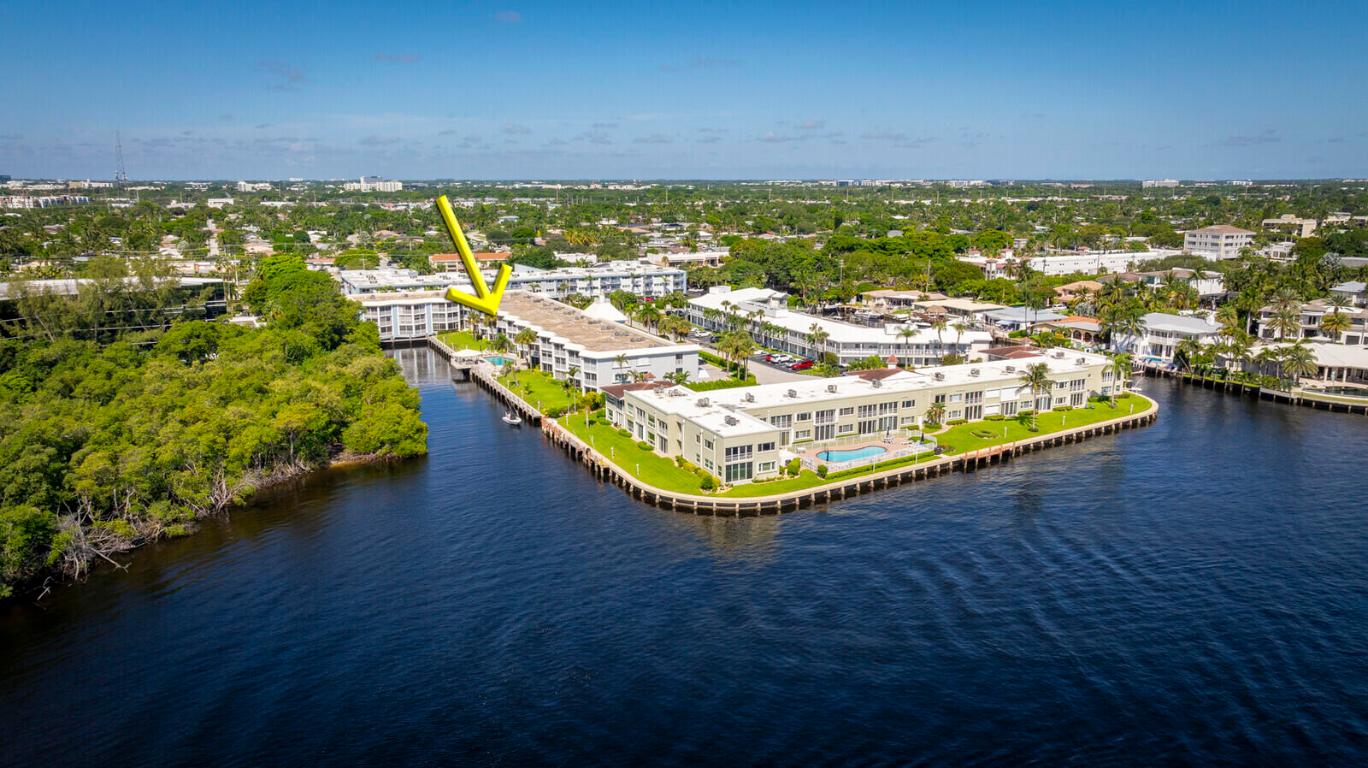 HARBOUR EAST HOUSE CONDO - Residential