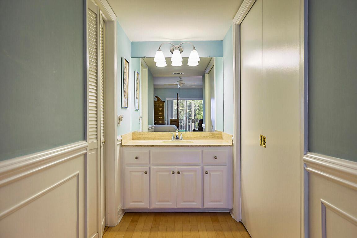 HARBOUR EAST HOUSE CONDO - Residential