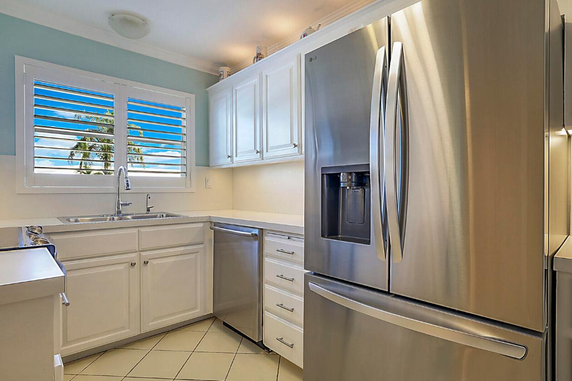 HARBOUR EAST HOUSE CONDO - Residential