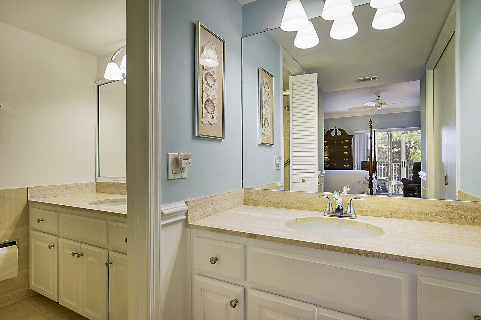 HARBOUR EAST HOUSE CONDO - Residential