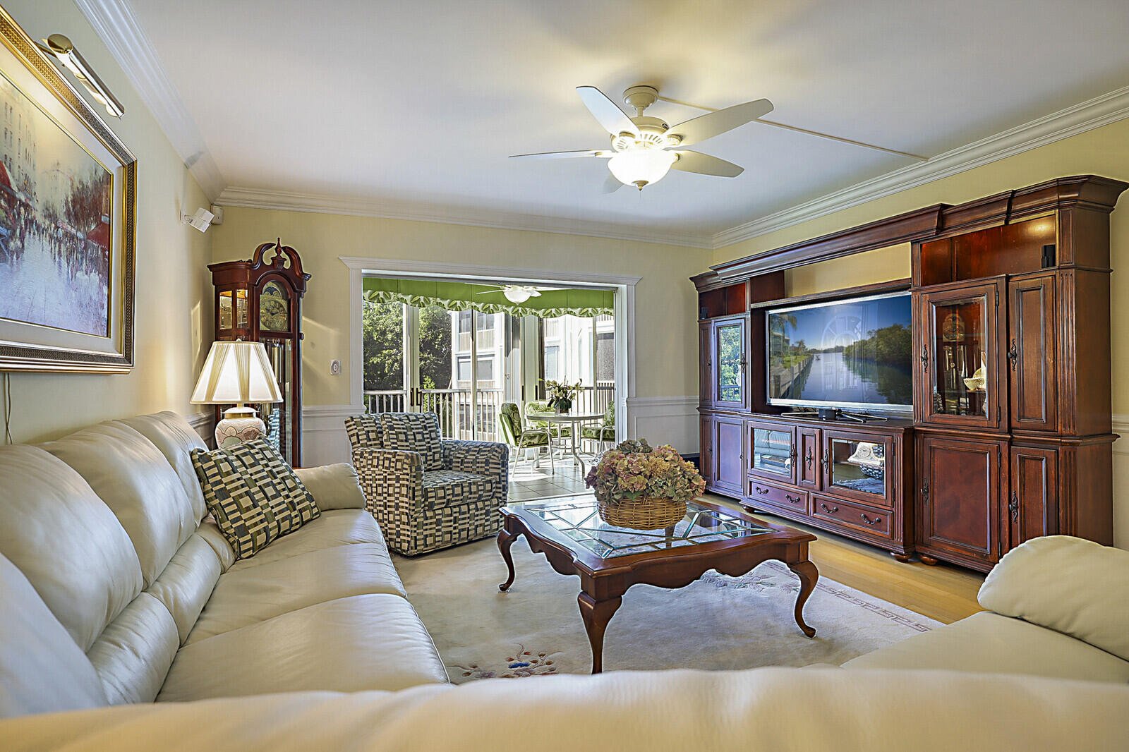 HARBOUR EAST HOUSE CONDO - Residential