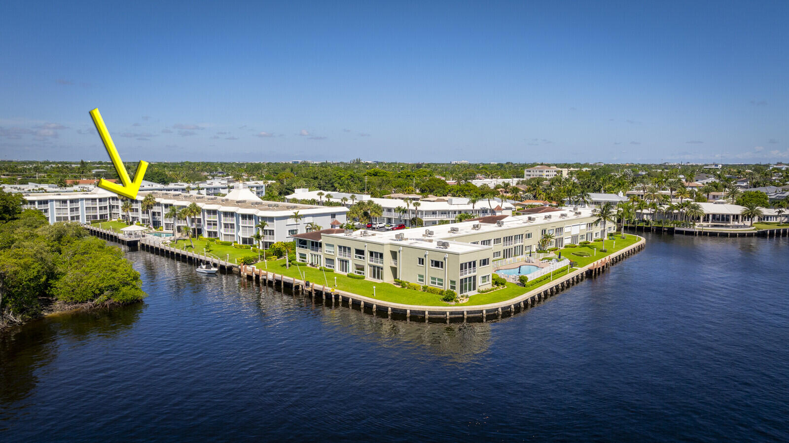 HARBOUR EAST HOUSE CONDO - Residential