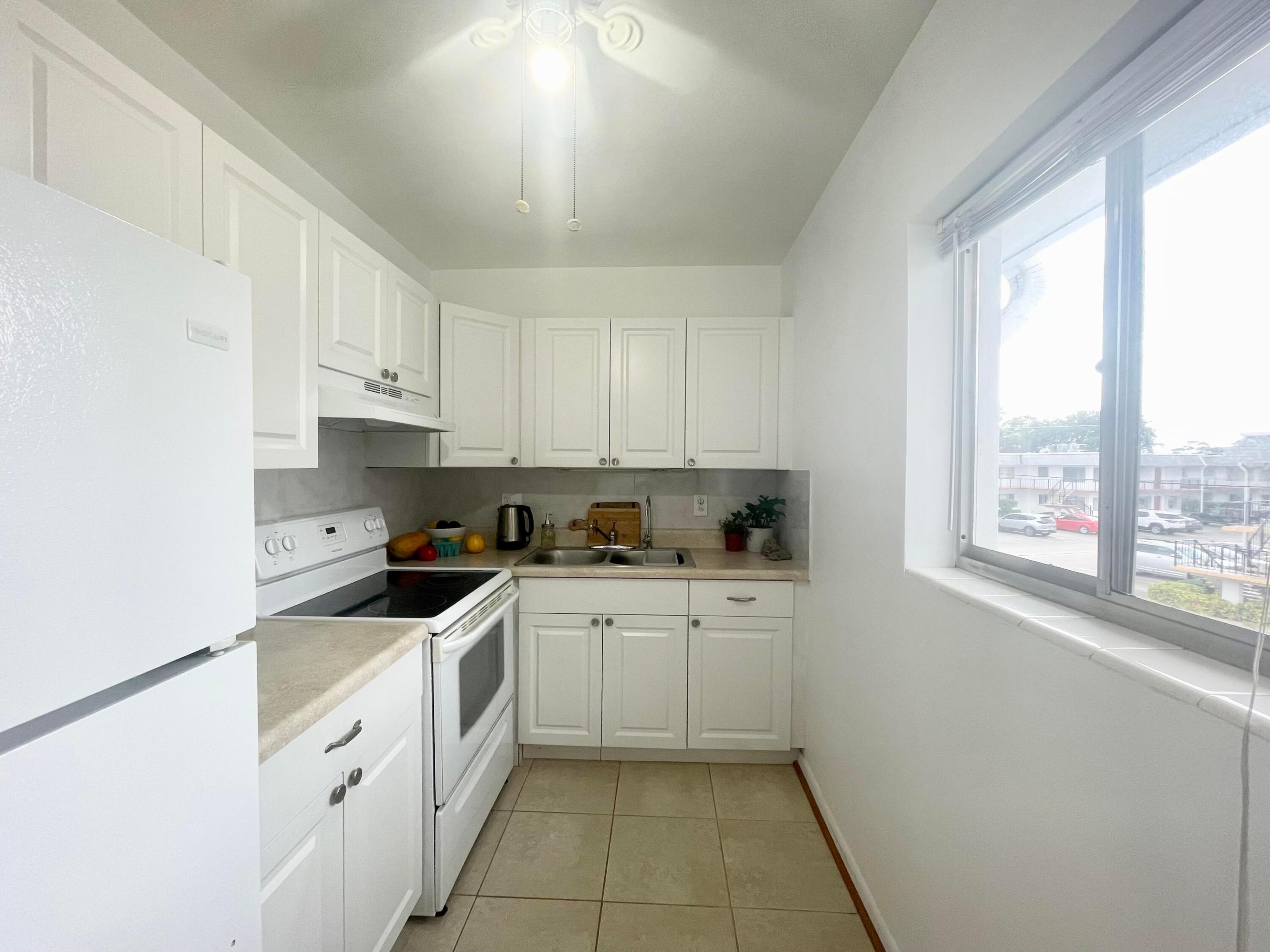 2920 Cynthia Lane 203