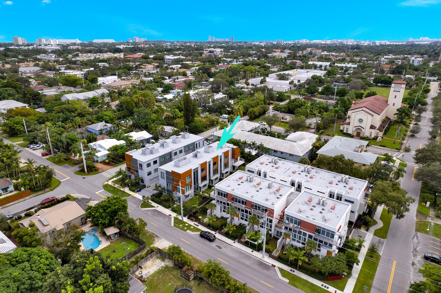 912 Victoria - Residential