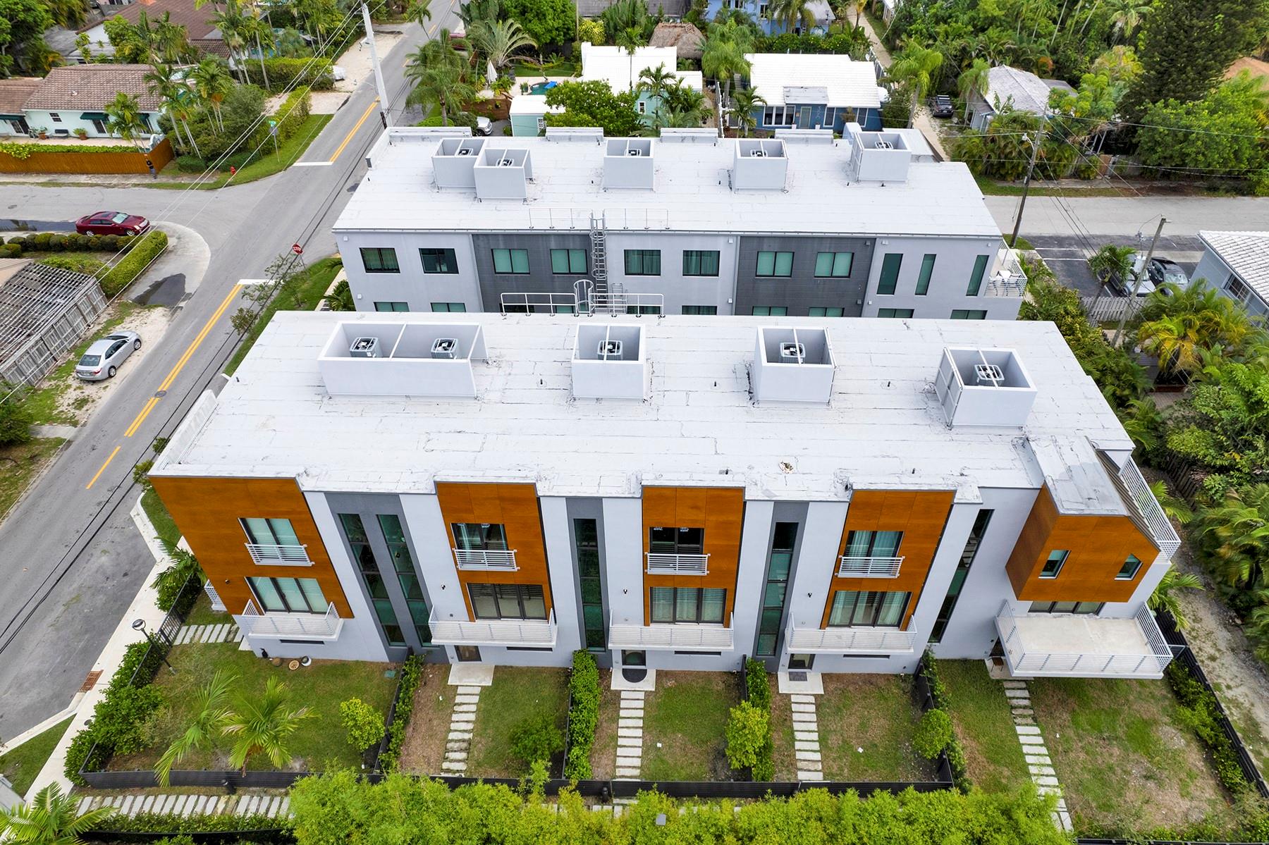 912 Victoria - Residential