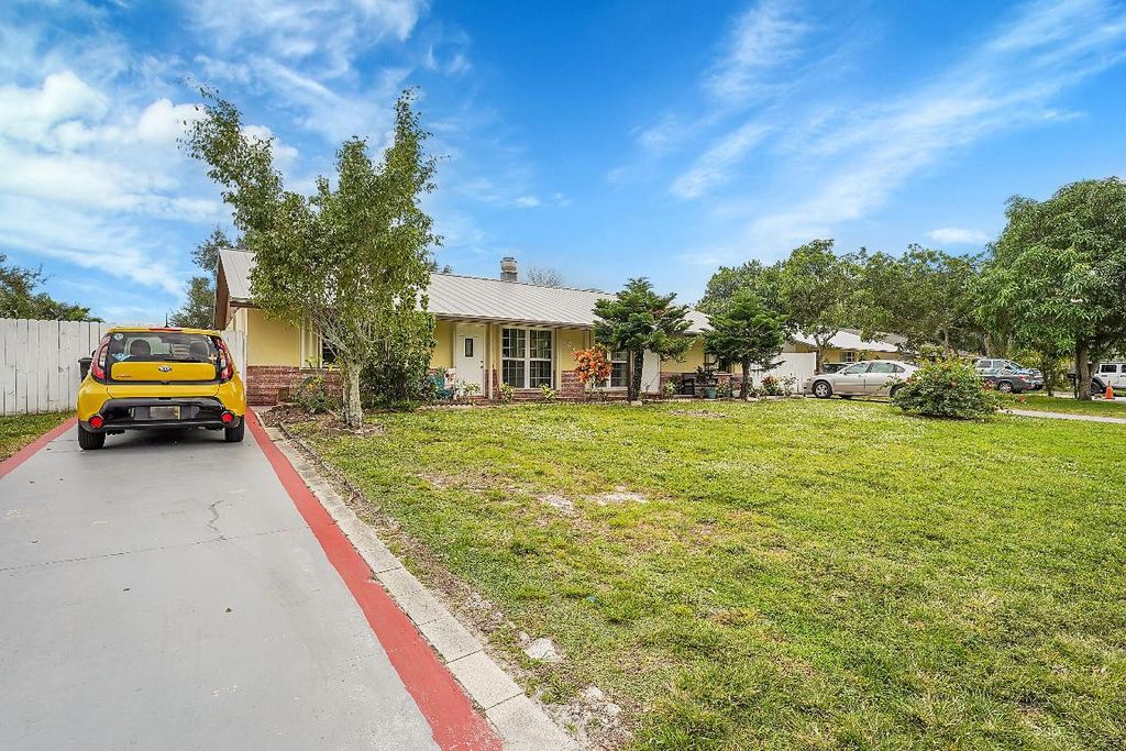 Photo of 34 SE Mead Place #34 &amp; 24, Stuart, FL 34997 (MLS # R11038779)