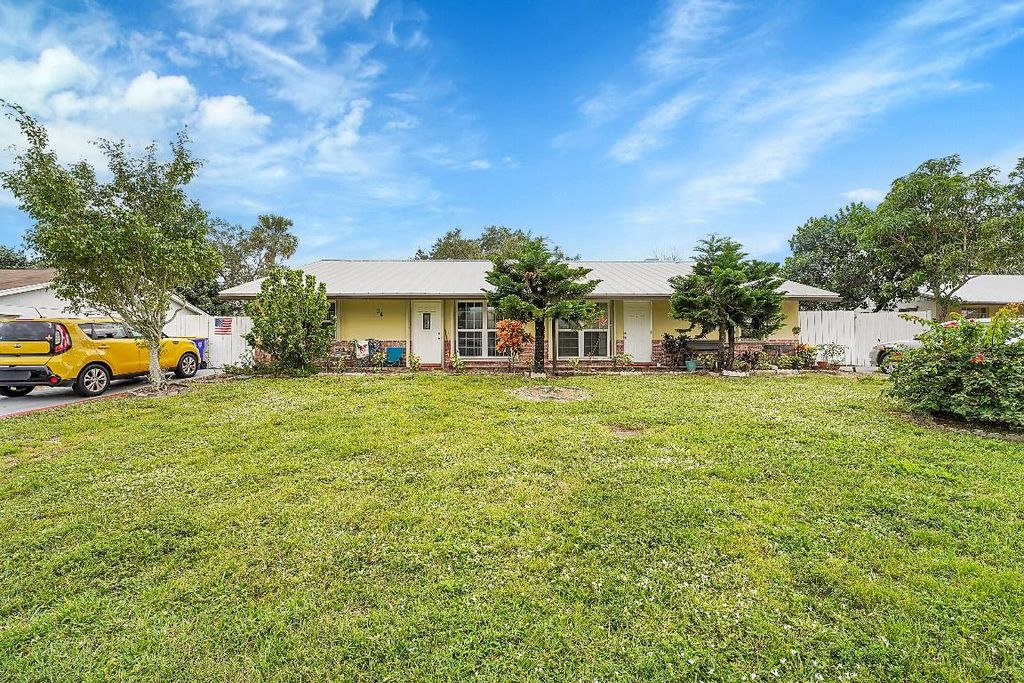 Photo of 34 SE Mead Place #34 &amp; 24, Stuart, FL 34997 (MLS # R11038779)