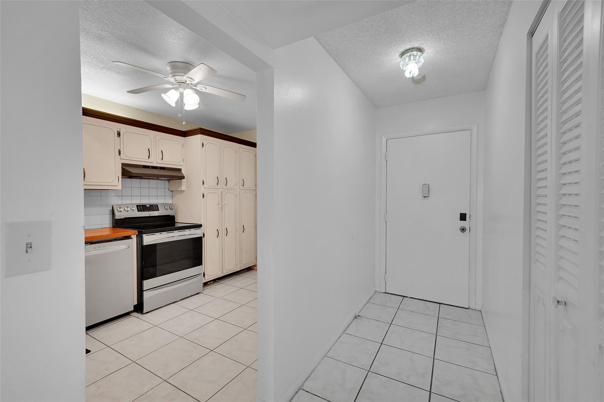 Lauderdale Oaks - Residential Lease
