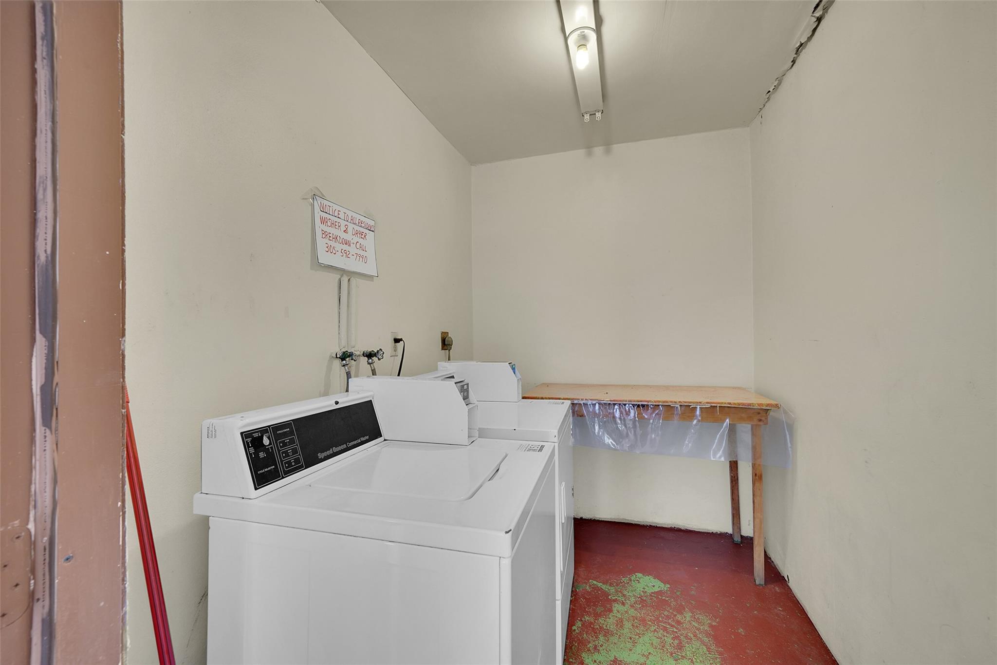 Lauderdale Oaks - Residential Lease